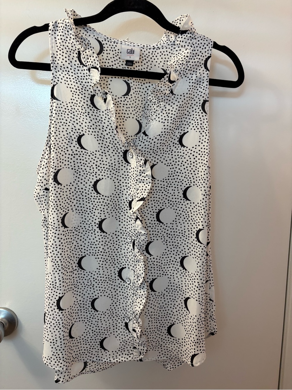 CAbi Sleeveless Ruffle Button-Front Like New Small PTP 20/Length 27